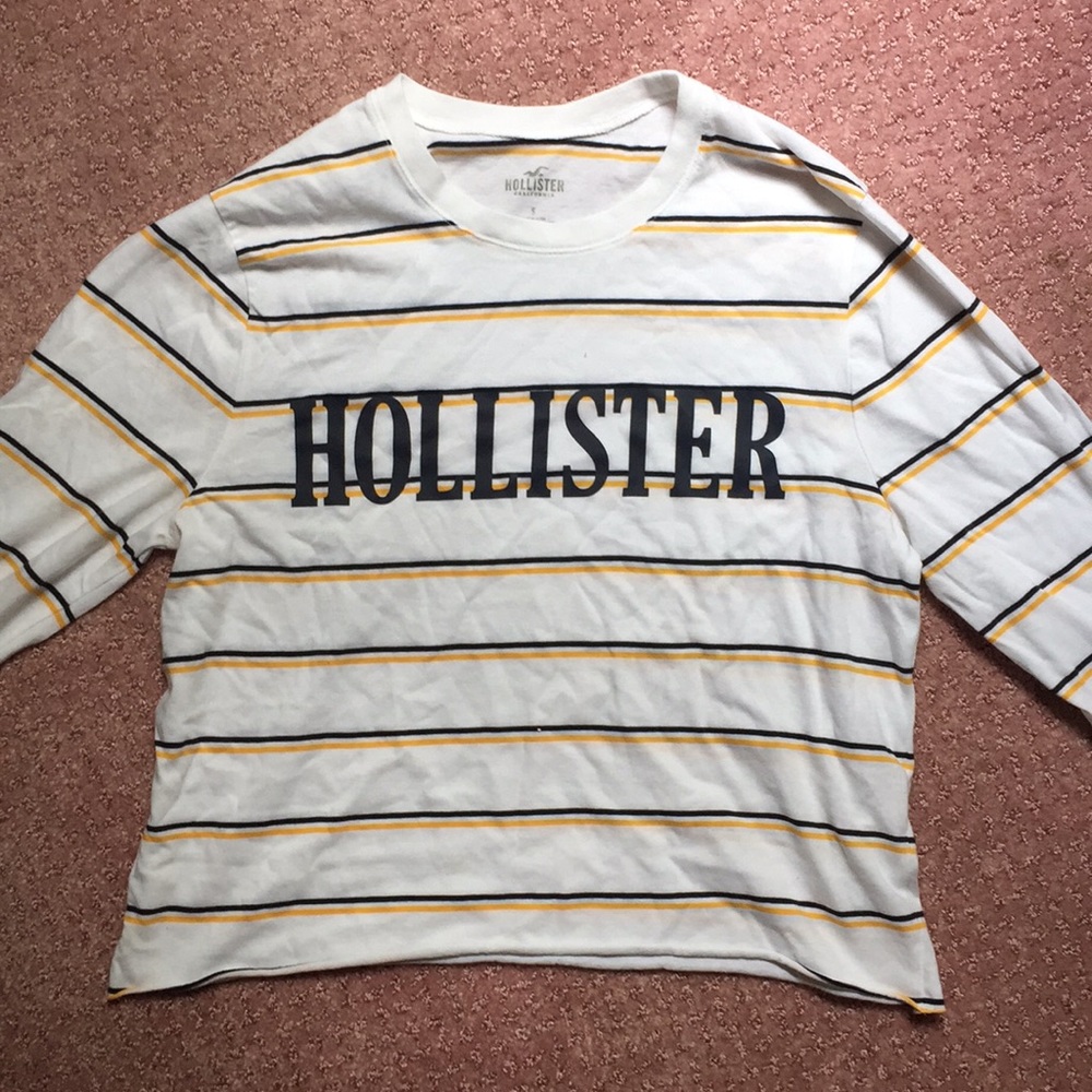 Hollister long-sleeved crop top